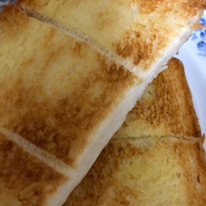 トーストしている時から美味しそうな香りが♡
食べ応えのあるトーストになりますね(o^^o)